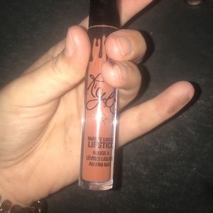 Kylie lipstick in the shade “ginger”
